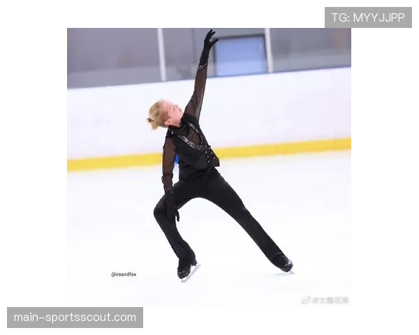 联合主赛：阿尔乔姆首回合三角绞降服获胜，取得UFC五连胜